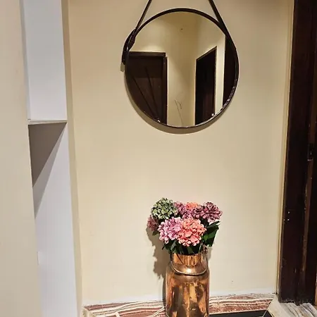 Elegant&cozy Sofia