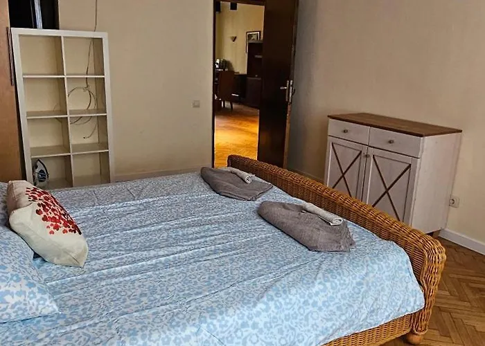 Elegant And Cozy アパート